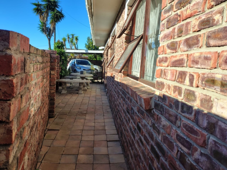 2 Bedroom Property for Sale in Kabega Park Eastern Cape